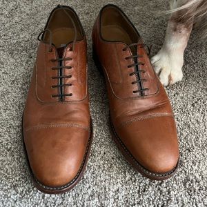 Men’s 8.5 Johnston and Murphy dress shoes